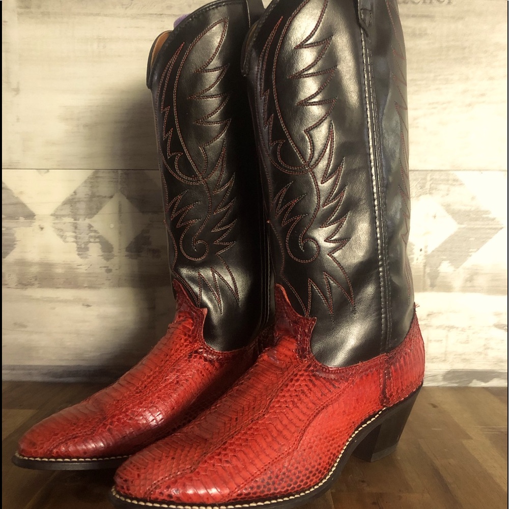 Vintage Acme snakeskin women’s cowboy boots